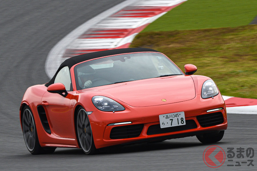 軽快さと正確なライントレース性、コントロール性が同居しているため、リアがリバースしてもすぐに立ち直れるのもミドシップならでは