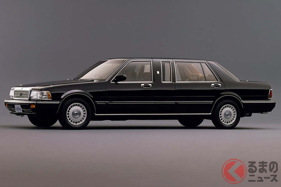 豪華絢爛なストレッチリムジンの「セドリック ロイヤルリムジン」