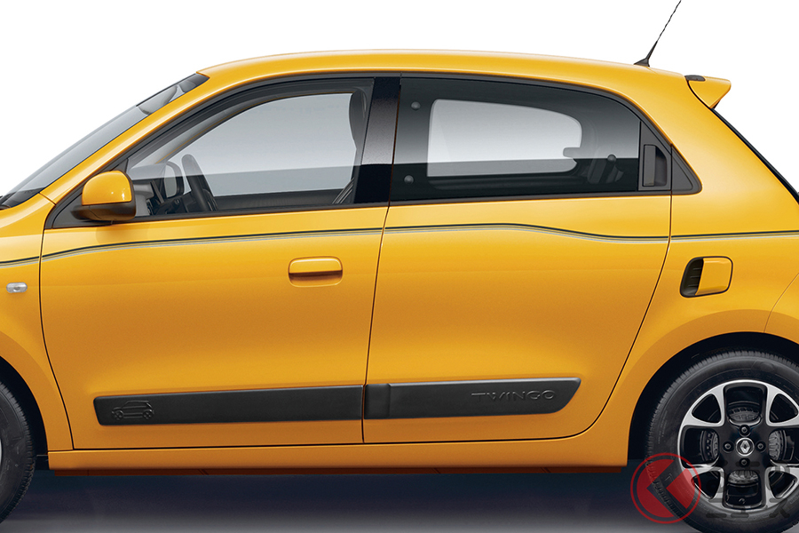 ルノー「トゥインゴ」。ボディサイドのストライプデザインも変更された