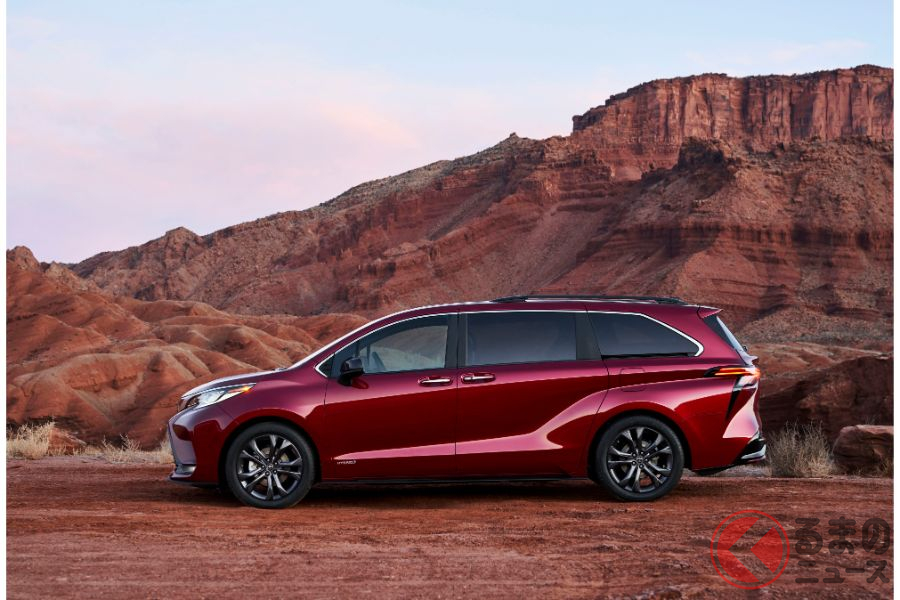 トヨタ新型「シエナ」正式発表! 全長5m超の3列HV年内発売! 「アルヴェル&LM」に続くミニバンを中国に投入 くるまのニュース