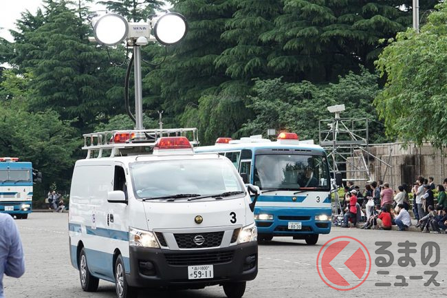 警察車両はトヨタ 日産ばかり セダンとワゴンで異なるワケとは くるまのニュース 警察車両はトヨタ 日産ばかり セダンとワゴンで異なるワケとは くるまのニュース