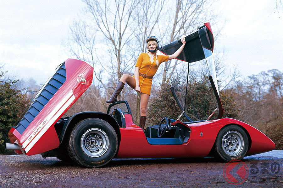 ピニンファリーナが1969年1月にベルギーのブリュッセル・ショーで発表したフィアット・アバルト2000スコルピオーネ