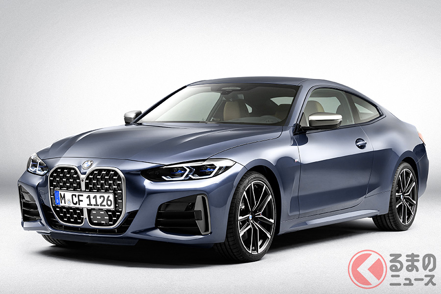 3シリーズとのキャラクターを明確に分けるために、キドニーグリルが大型化された4シリーズ・クーペ