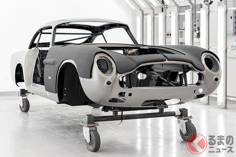 DB5ゴールドフィンガー・コンティニュエーションは、ディテールに至るまで細心の注意を払って生産されるために費やす時間は、実に4500時間に及ぶ