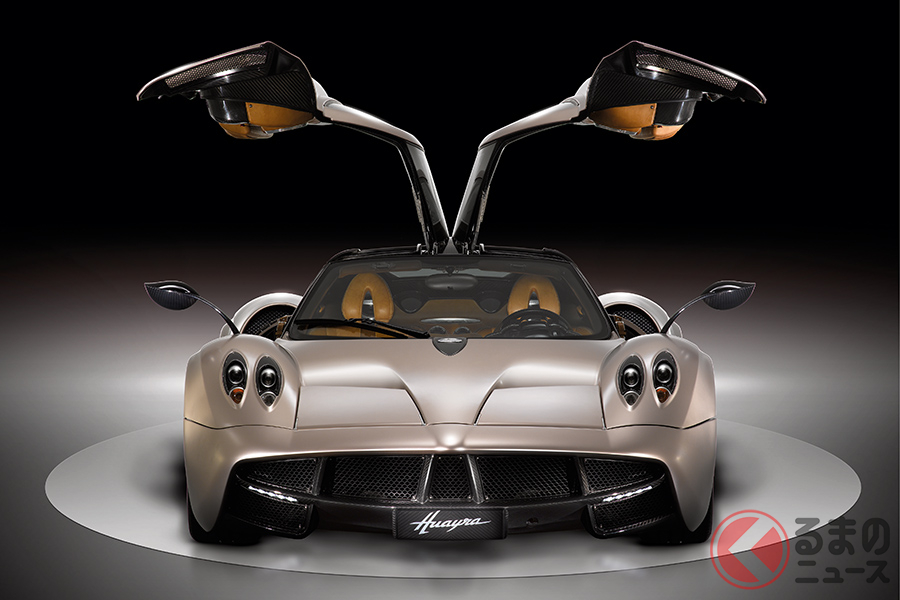 使われているネジの1本にまで妥協されていないパガーニ・ウアイラ