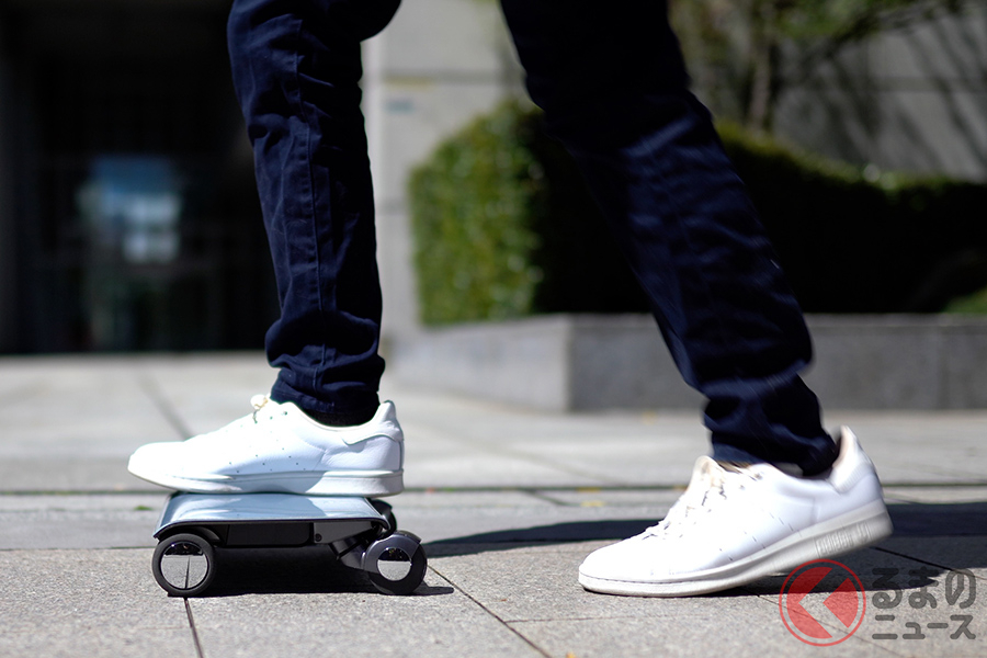 ノートパソコン感覚で持ち歩けるクルマ「WALKCAR(ウォーカー)」
