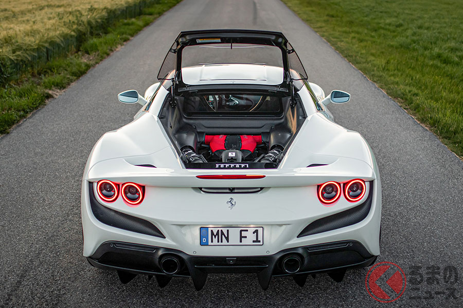 最高出力は、F8トリブートの720psから、さらに67psプラスの787ps、最大トルクは112Nmプラスの882Nmとなった