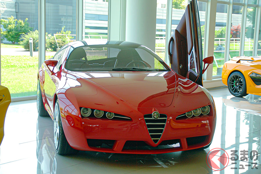 フロントマスクのデザインなど、ほぼ市販モデルが踏襲した「ブレラ・コンセプト」