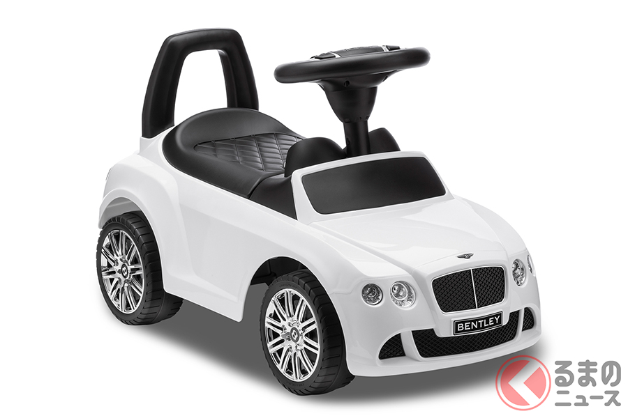 ヘッドライトの部分など、コンチネンタルGTの再現度が高いライドオンカー