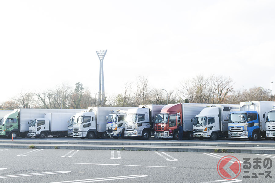 サービスエリアの駐車場のイメージ