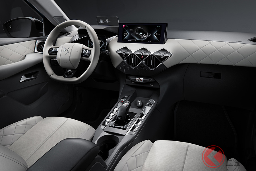 日本導入が発表された「DS3 クロスバック E-TENSE」の内装