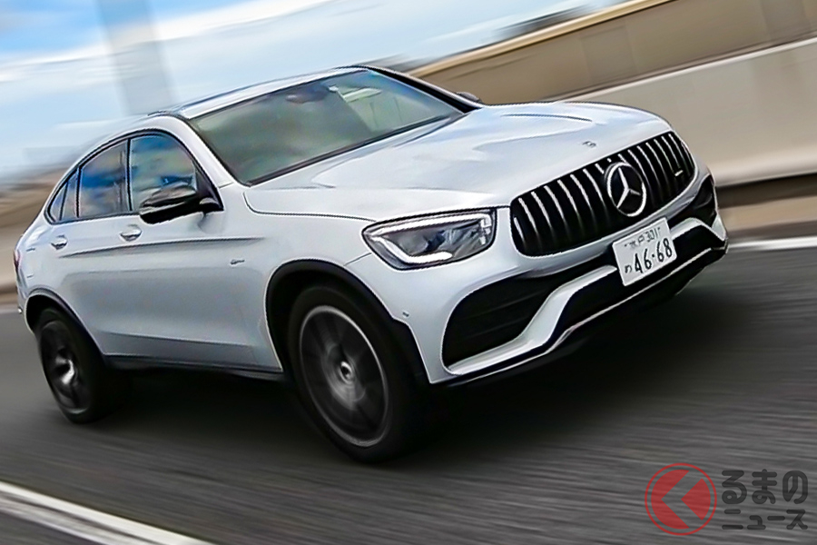 アクセルをしっかり踏み込むと瞬時にシフトダウン、室内に響いてくる粗っぽいV6高回転サウンドが気持ち良い