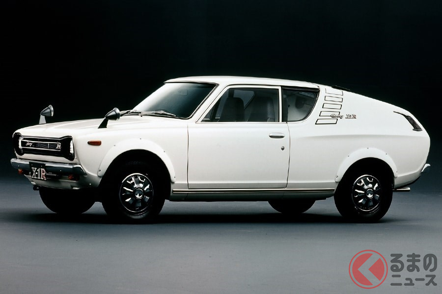 後方視界よりもデザインを優先させたであろう「チェリー X-1R」