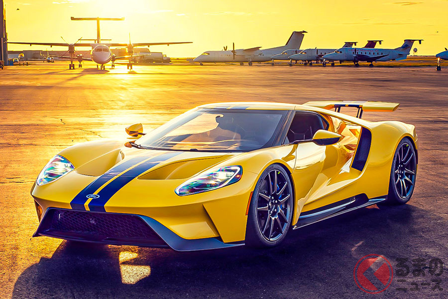 3代目となるフォードGTは、エアロダイナミクスを十分に考え抜かれたボディデザインとなっている