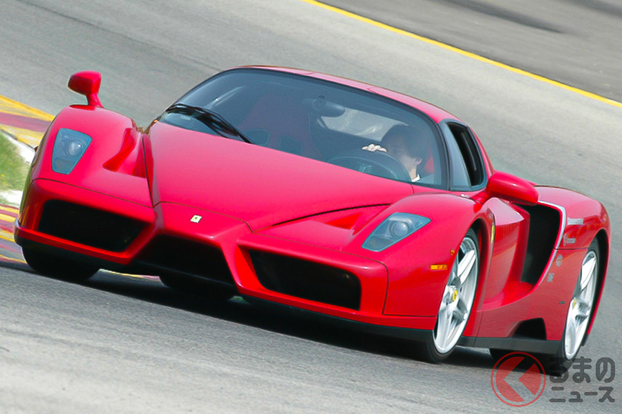 2007年に公開された映画『レッドライン』では、劇中車としてケーニグセグとカーチェイスを演じるエンツォ フェラーリ