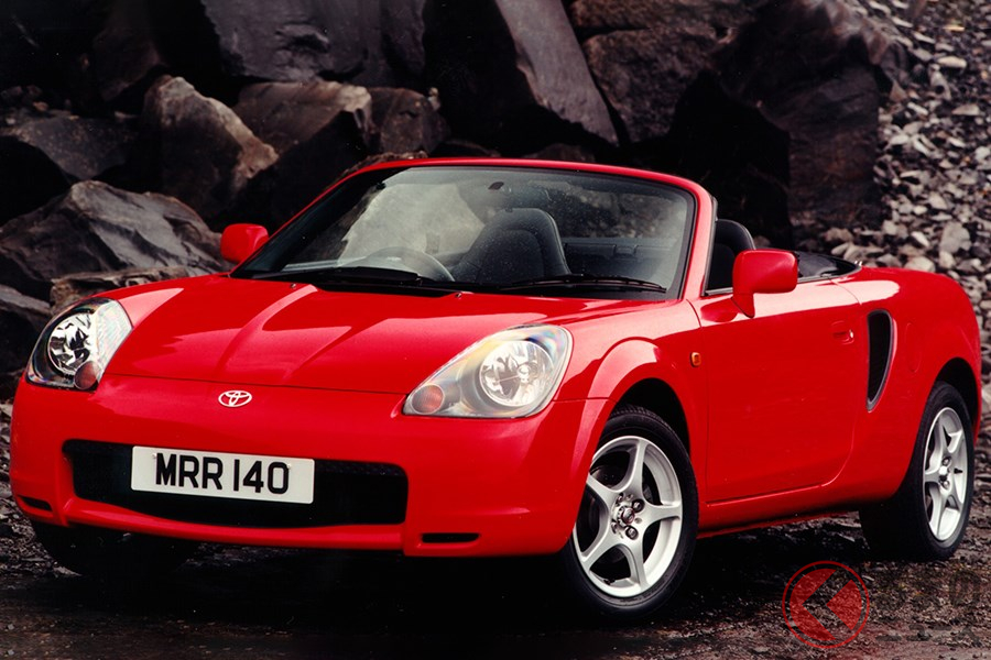 ライトウェイトなオープンミッドシップスポーツ「MR-S」(画像は英国仕様)