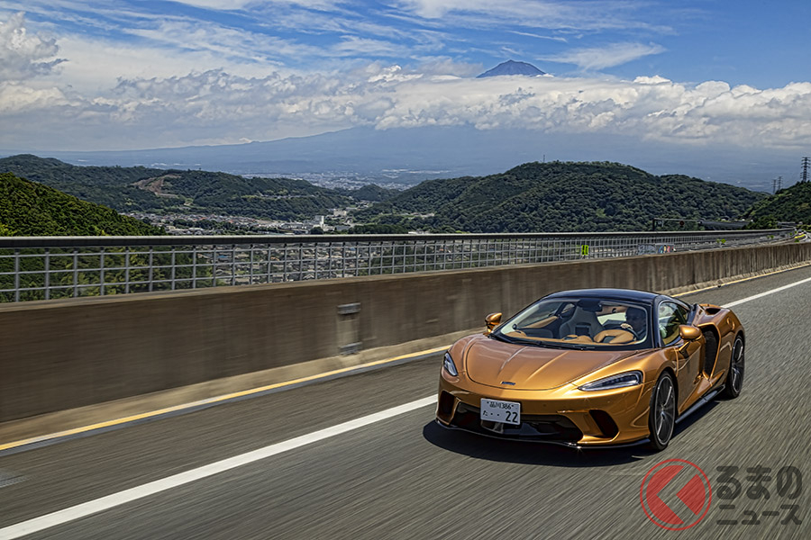 マクラーレン「GT」では、これ以上ないというくらい快適な高速走行を体験できる