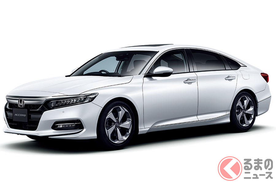 力強いマスクにクーペスタイルのボディがマッチする「アコード」