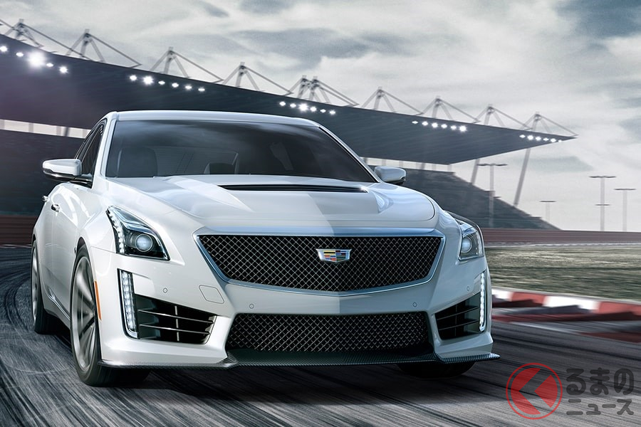 往年の「マッスルカー」を彷彿されるエンジンを搭載した2代目「CTS-V」
