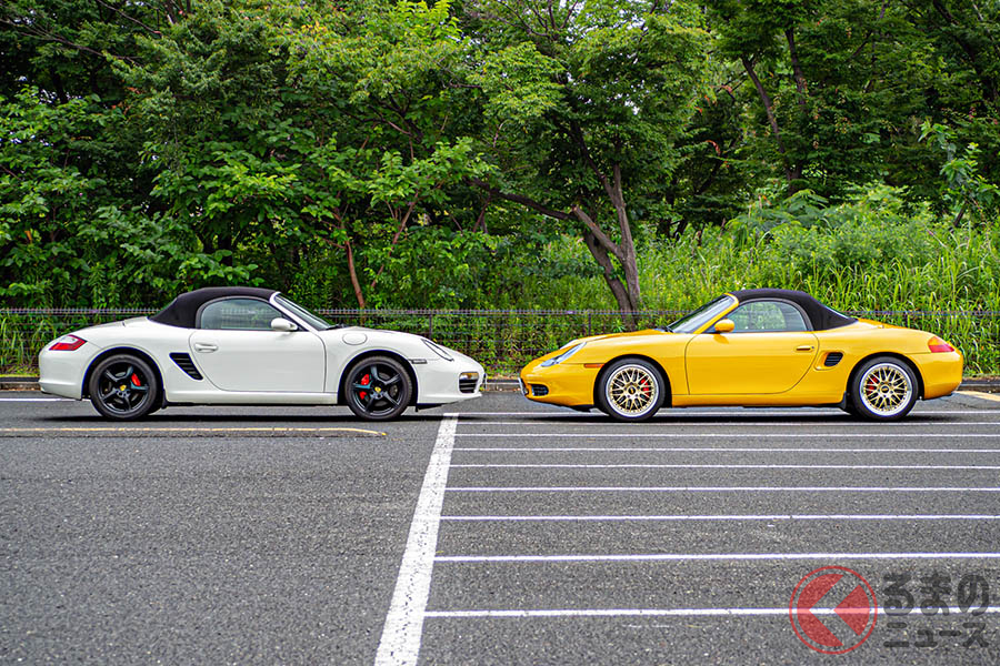 サイドビューは、それほど大胆な変化がない初代(右)と2代目(左)ボクスター