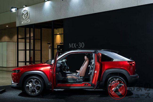 決め手は居住性 いまやマツダで人気no 1 小型suv Cx 30 選ばれる訳は くるまのニュース 2