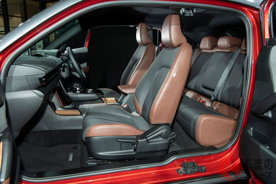 オートモービルカウンシル2020で公開された「MX-30(マイルドハイブリッドモデル)」プロトタイプ車両(国内仕様)