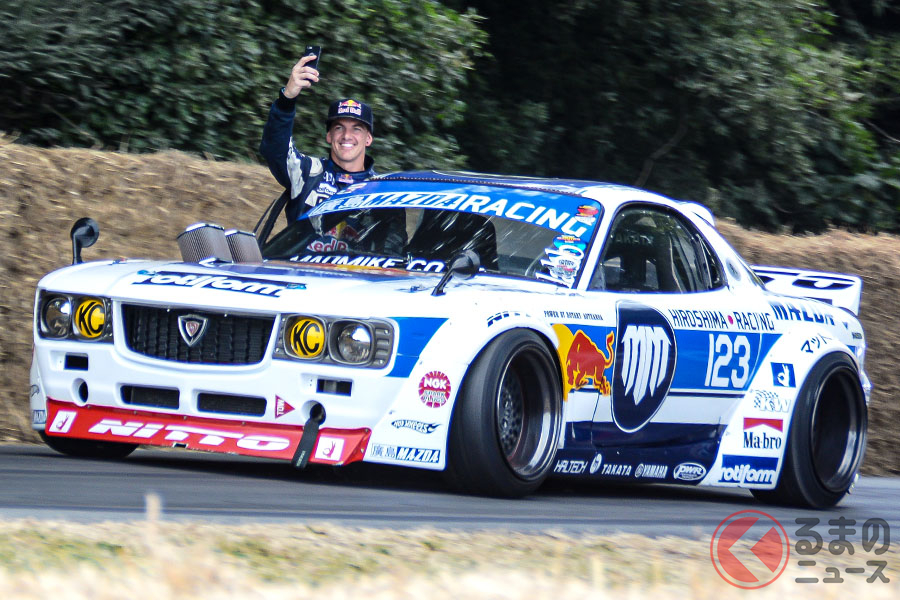 サイドとリアから見るとアンフィニ/マツダ「RX-7(FD3S系)」だが、フロントマスクは「RX-3」風に仕立てられたマッドブル「RX-7 Gen7.3」