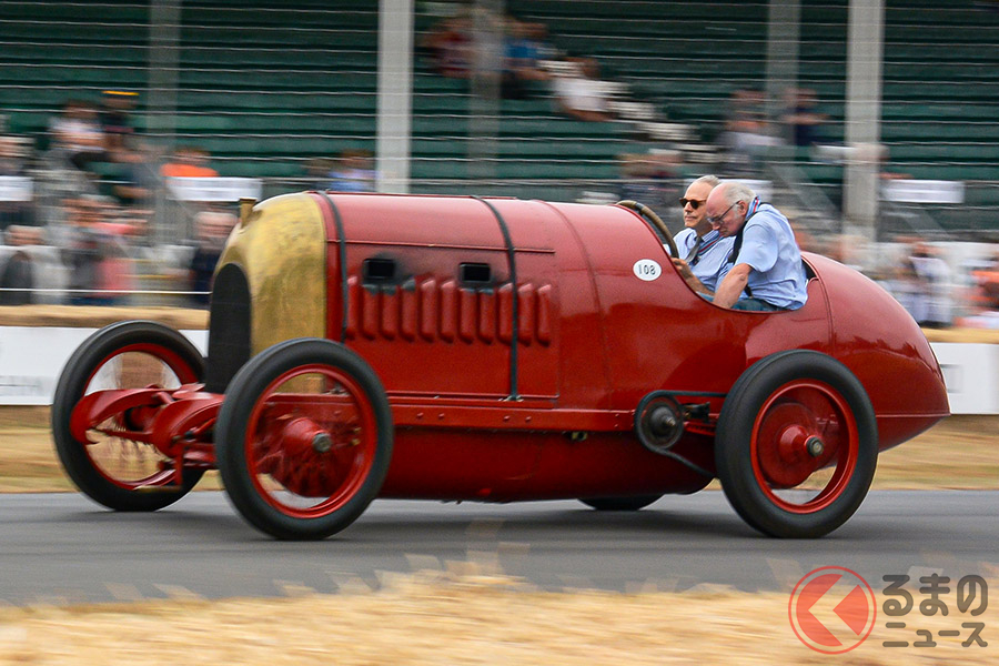 実に28リッターという巨大な直列4気筒SOHCエンジンを搭載したフィアット「S.76」