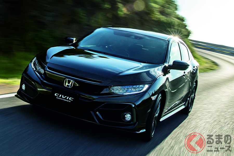 「タイプR」と同時開発されたことで、ノーマルでもスポーティな走りが楽しめる「シビック ハッチバック」