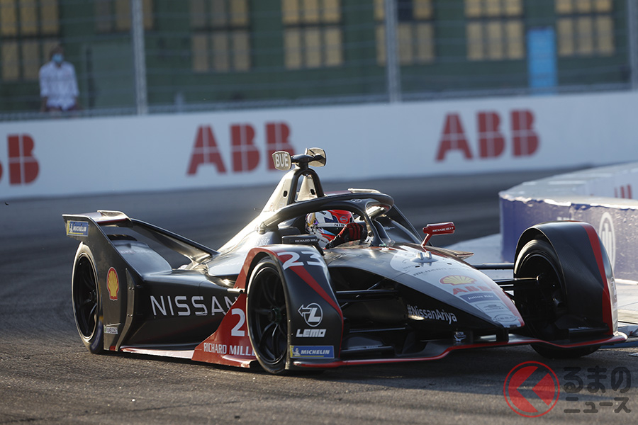 フォーミュラEは18インチタイヤを装着する。写真は第10戦ベルリン大会で優勝した日産e.damsのオリバー・ローランド