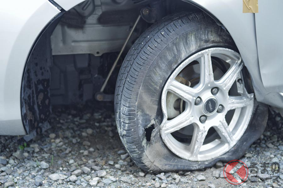 空気圧が低いまま走行すると、タイヤがパンクするリスクも高くなる