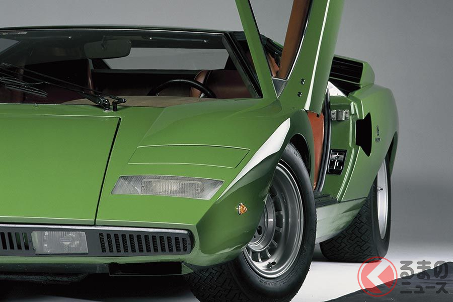 1974年登場のランボルギーニ「カウンタック」。リトラクタブルヘッドライトは、スーパーカーブーム世代の憧れだった