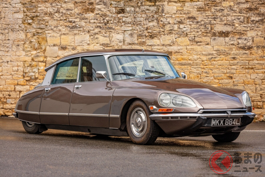 公式にはわずか2台のみしか生産・販売されていないとされる右ハンドル仕様のシトロエン「DS21 EFI PALLAS」(C)SILVERSTONE AUCTIONS