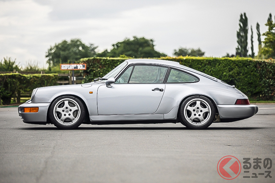 派手はリアスポイラーなどが装着されず、羊の皮を被った911である964型のカレラRS(C)SILVERSTONE AUCTIONS