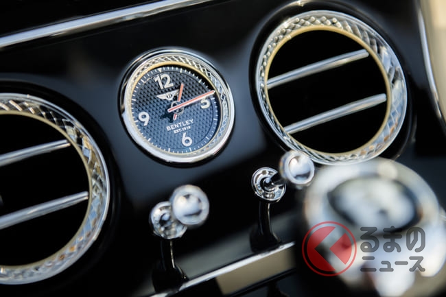 なぜ高級車にはアナログ時計が装着される ラグジュアリーカーと高級時計ブランドとの関係とは くるまのニュース