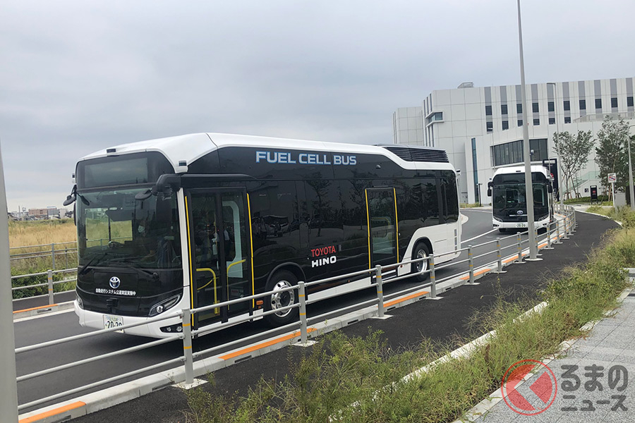 燃料電池バスの自動運転の様子
