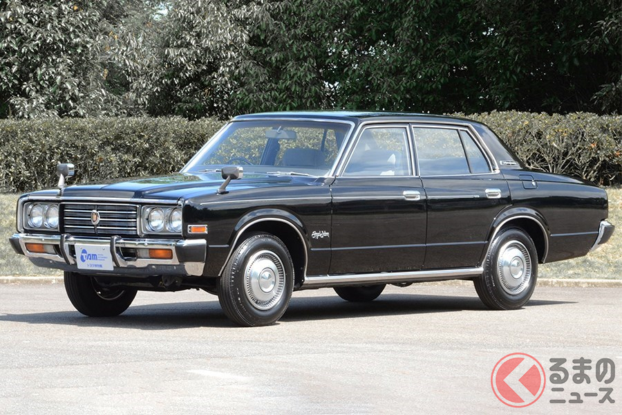 先代から一転して無骨なデザインとなった5代目「クラウン」