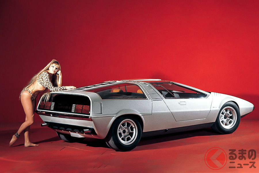 後のジウジアーロのミドシップカーに共通する意匠も見られる「タピーロ」