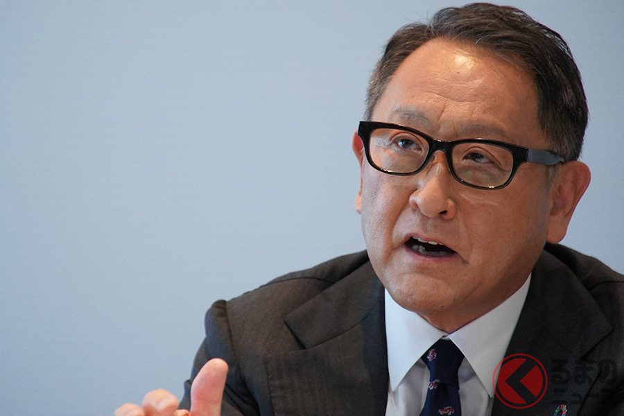 会見で発言する日本自動車工業会 豊田章男会長