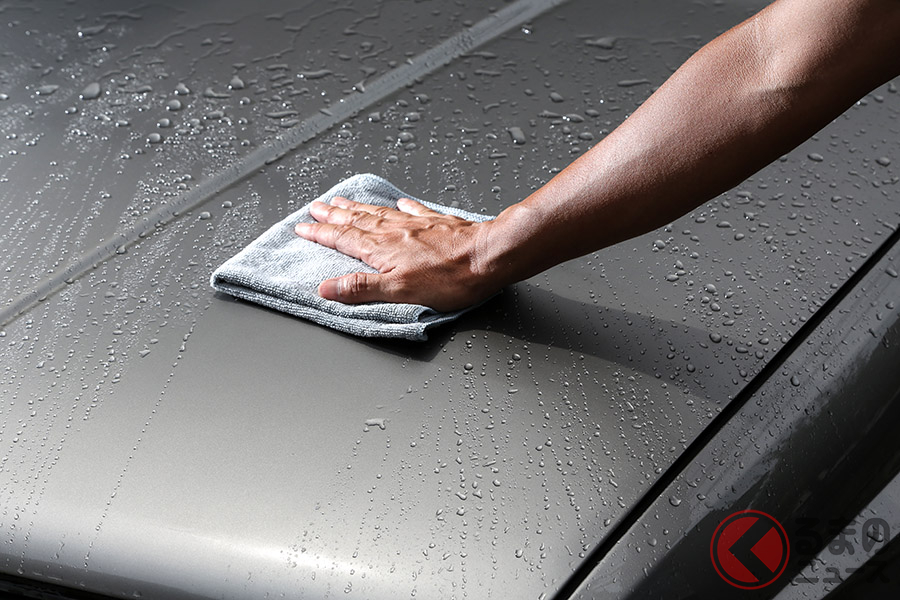 ボディコーティングも多くの種類、施工方法があり、ボディ色や年式、予算などに応じて最適のものを選ぶようにしたい