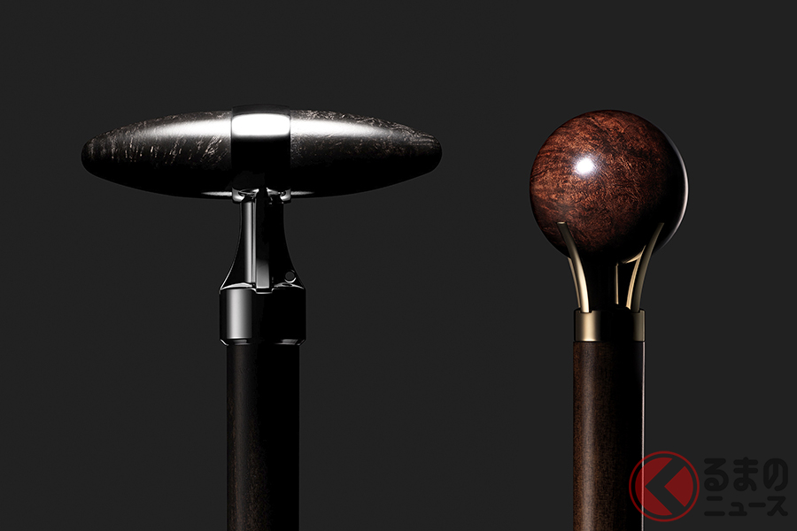 少し古い英国車からインスパイアされたというMATSUのステッキ。左:T字ハンドルブラック:12万2100円/右:球ハンドルブラウン:11万3300円(すべて消費税込)photo by Michinori Aoki