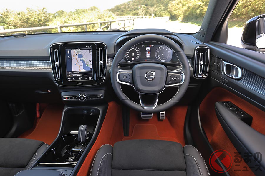 ボルボ「XC40 B5 AWD R-DESIGN」のインパネ