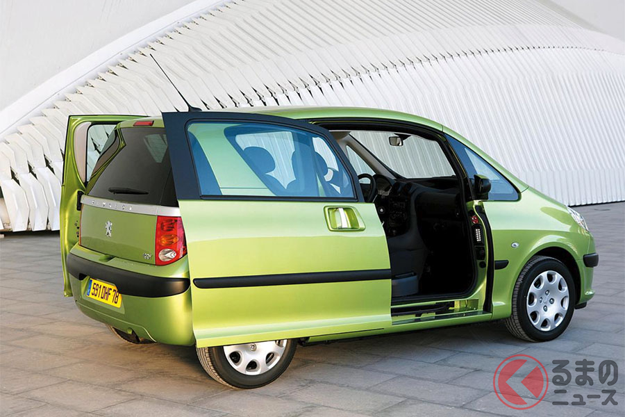 プジョー「1007」。両側電動スライドドアを装備していた
