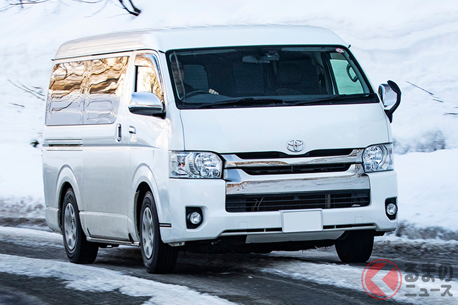 N blue 4season Vanを履いたトヨタ ハイエース