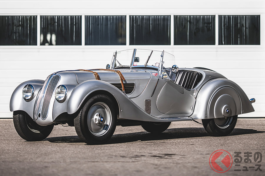 約5300万円−6300万円でオークションが継続中のBMW「328ロードスター」(C)2020 Courtesy of RM Sotheby's