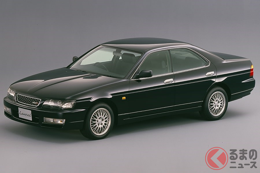 シックな外観のセダンながら280馬力を誇った「ローレル」
