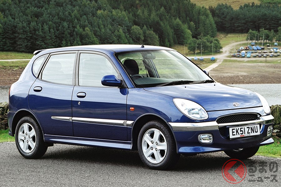 愛らしい顔ながら高性能なエンジンを搭載した「ストーリア CZ/ツーリング」(画像は英国仕様)