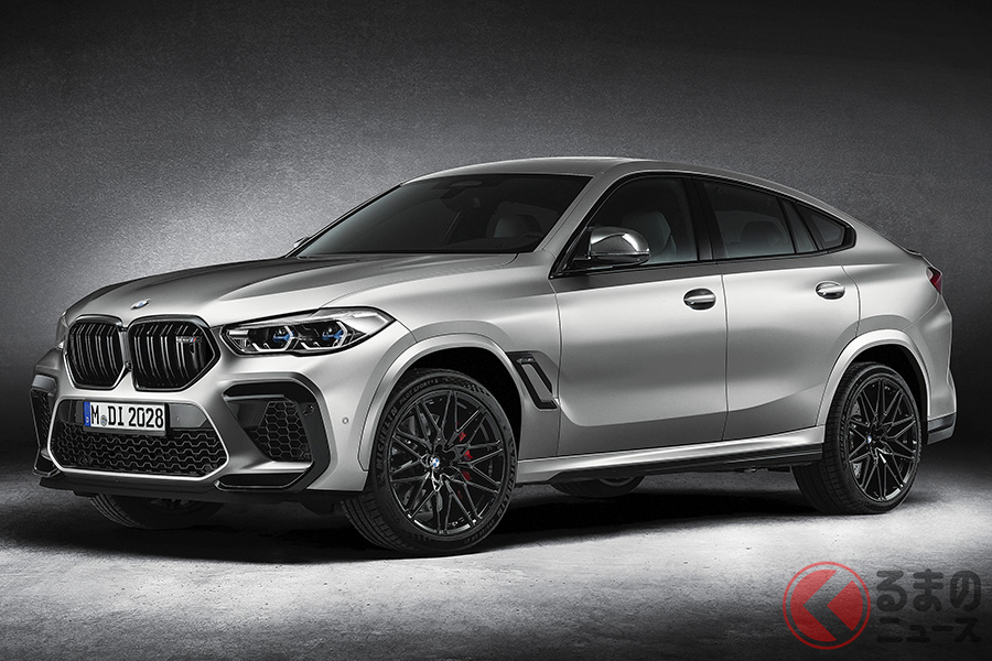 ボディカラーにフローズンカラーを採用し、専用となるジェットブラックの高光沢仕上げとなるホイールをセット