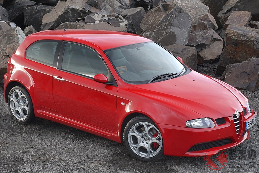 往年の名車の名が授けられた高性能モデルの「147 GTA」