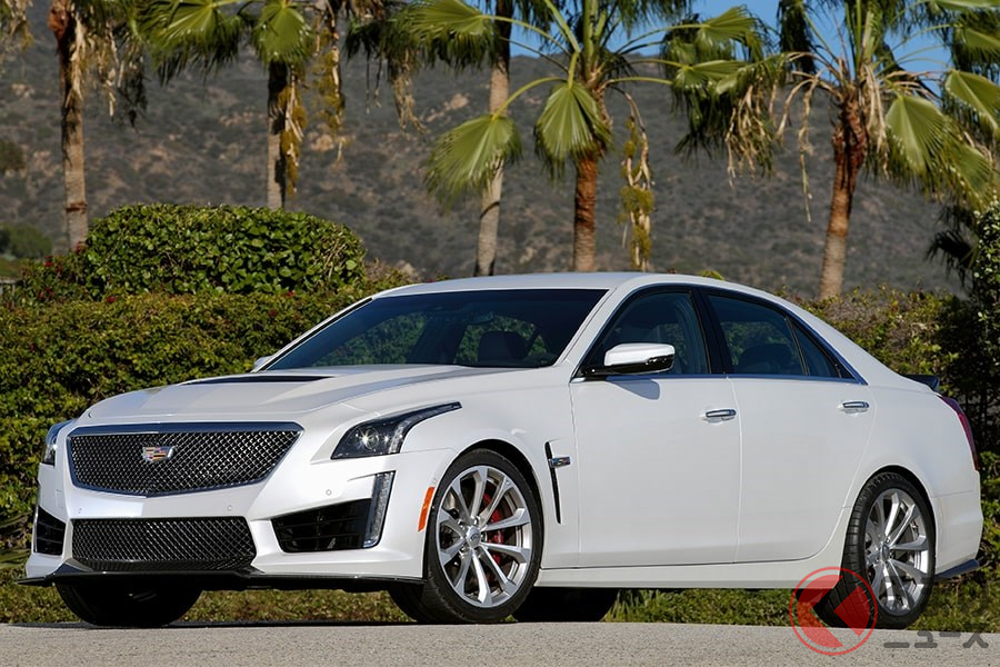 まさにマッスルカーと呼ぶにふさわしいエンジンを搭載した「CTS-V」